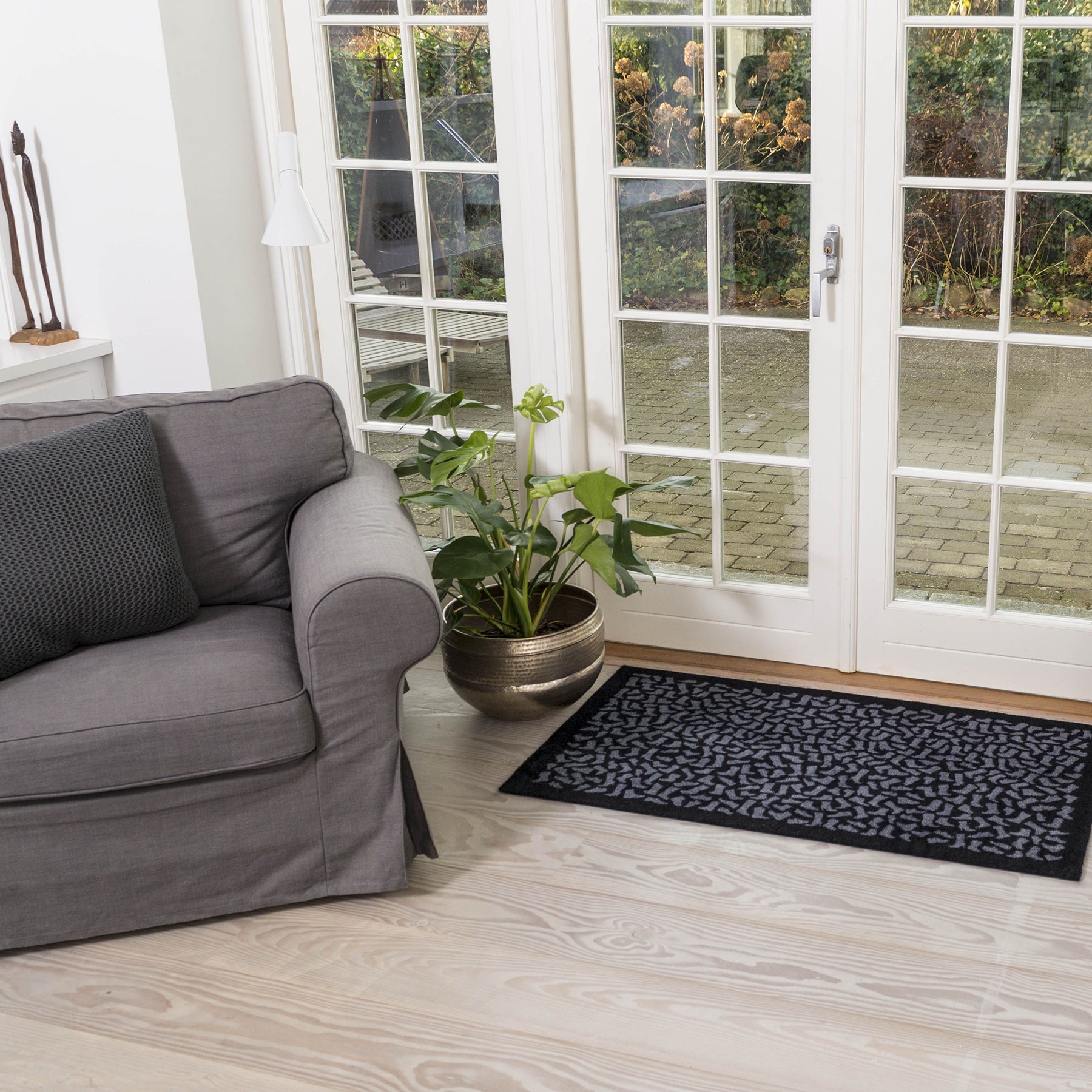50% - GULVMÅTTE 67 x 120 CM - FOOTWEAR sort/grå
