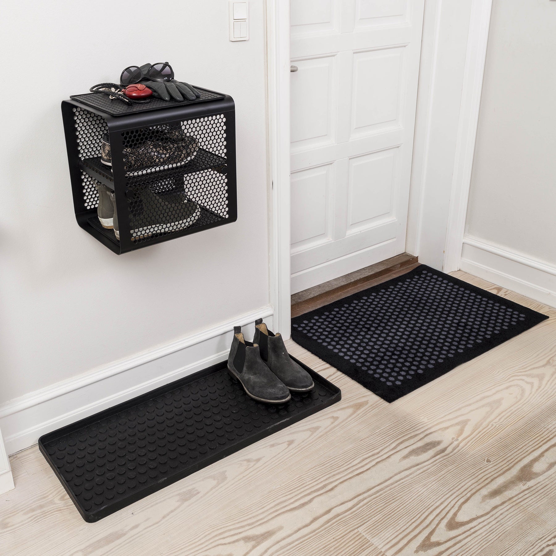 TICA RACK, WALL - SMALL/BLACK