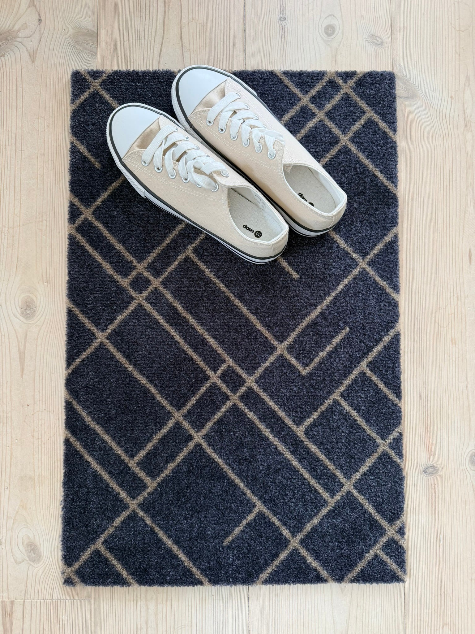 GULVMÅTTE 40 x 60 cm - LINES BLUE-GRAY / SAND