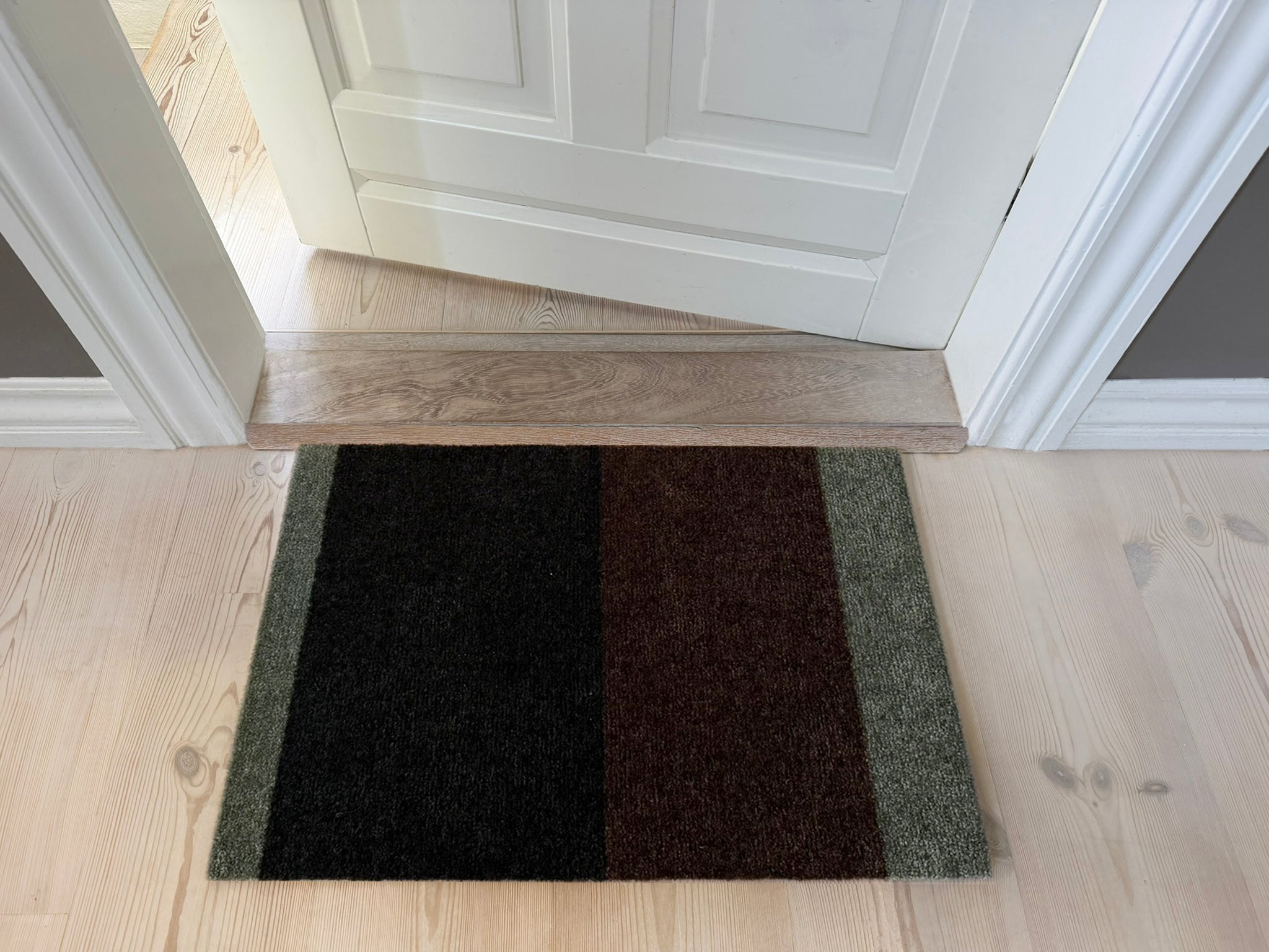 GULVMÅTTE 40 x 60 cm - STRIPES GREEN / BROWN