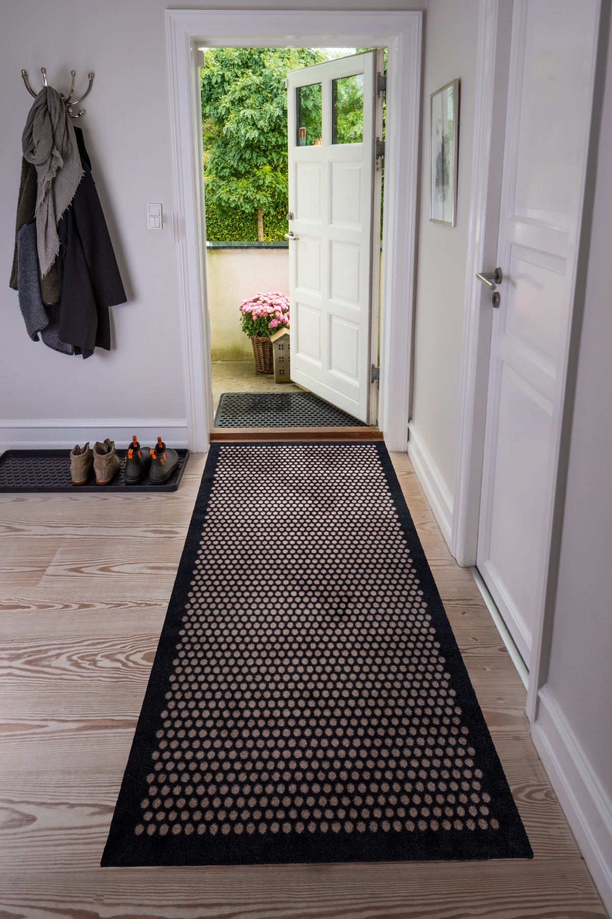 GULVMÅTTE 90 x 200 CM - DOT SORT/SAND