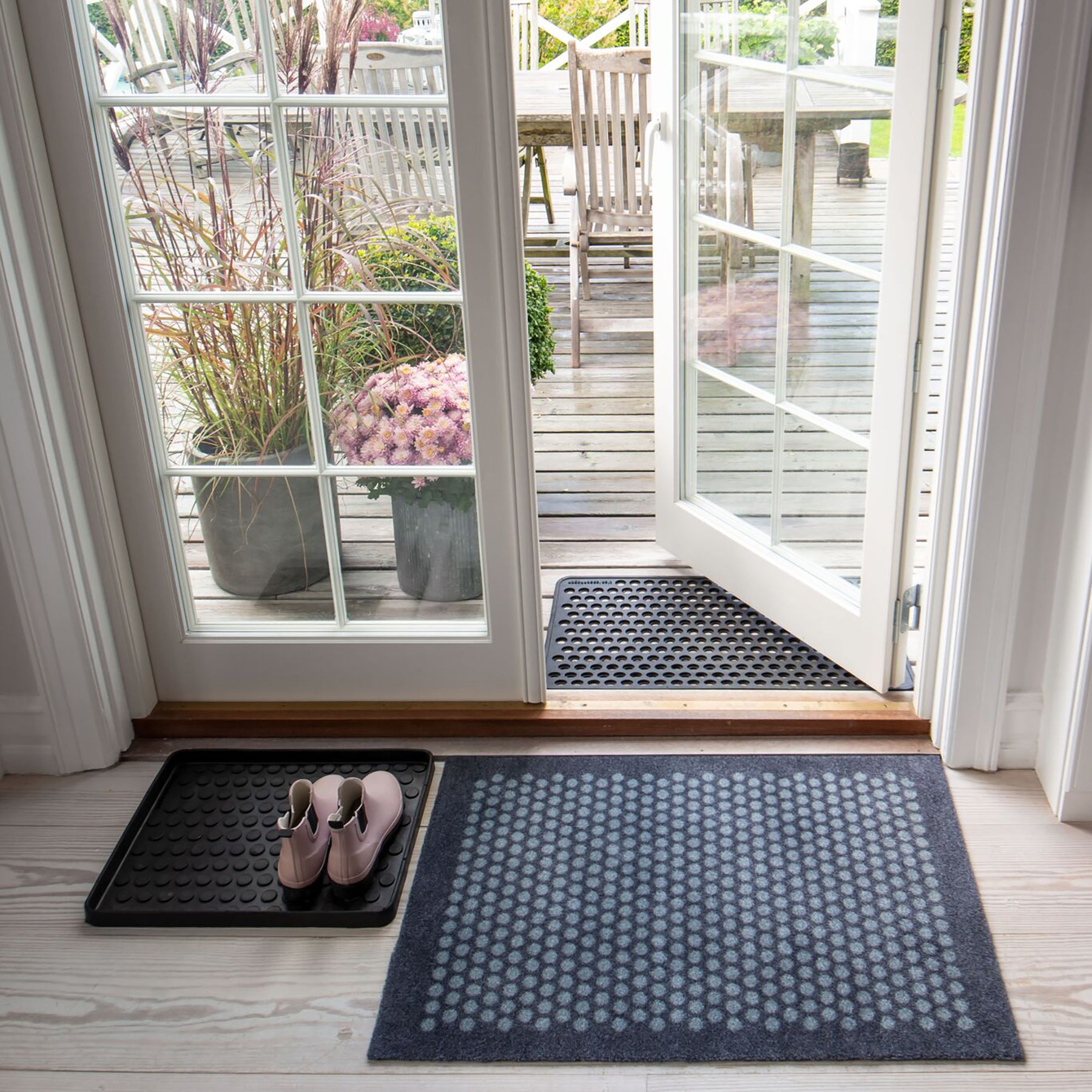 GULVMÅTTE 60 x 90 CM - DOT grå