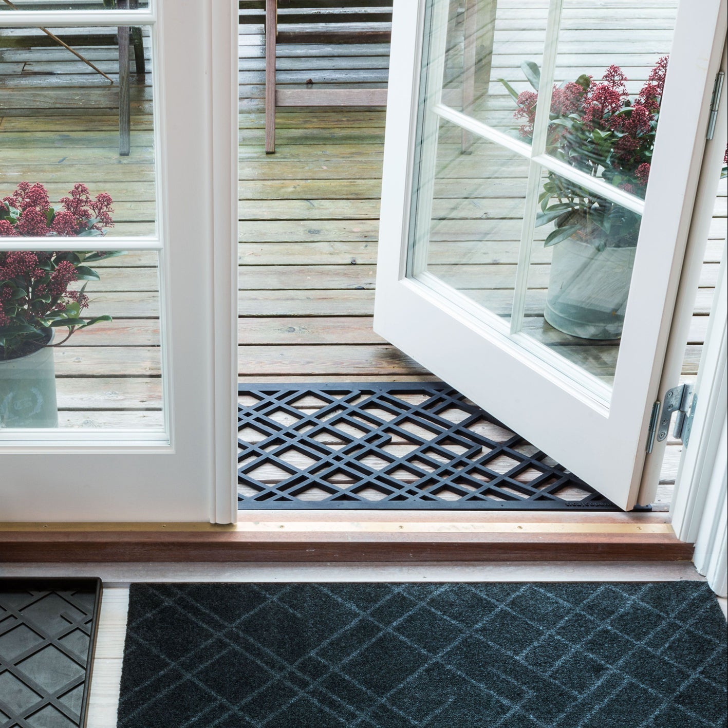 50% - GULVMÅTTE 60 x 90 CM - LINES DARK GREY