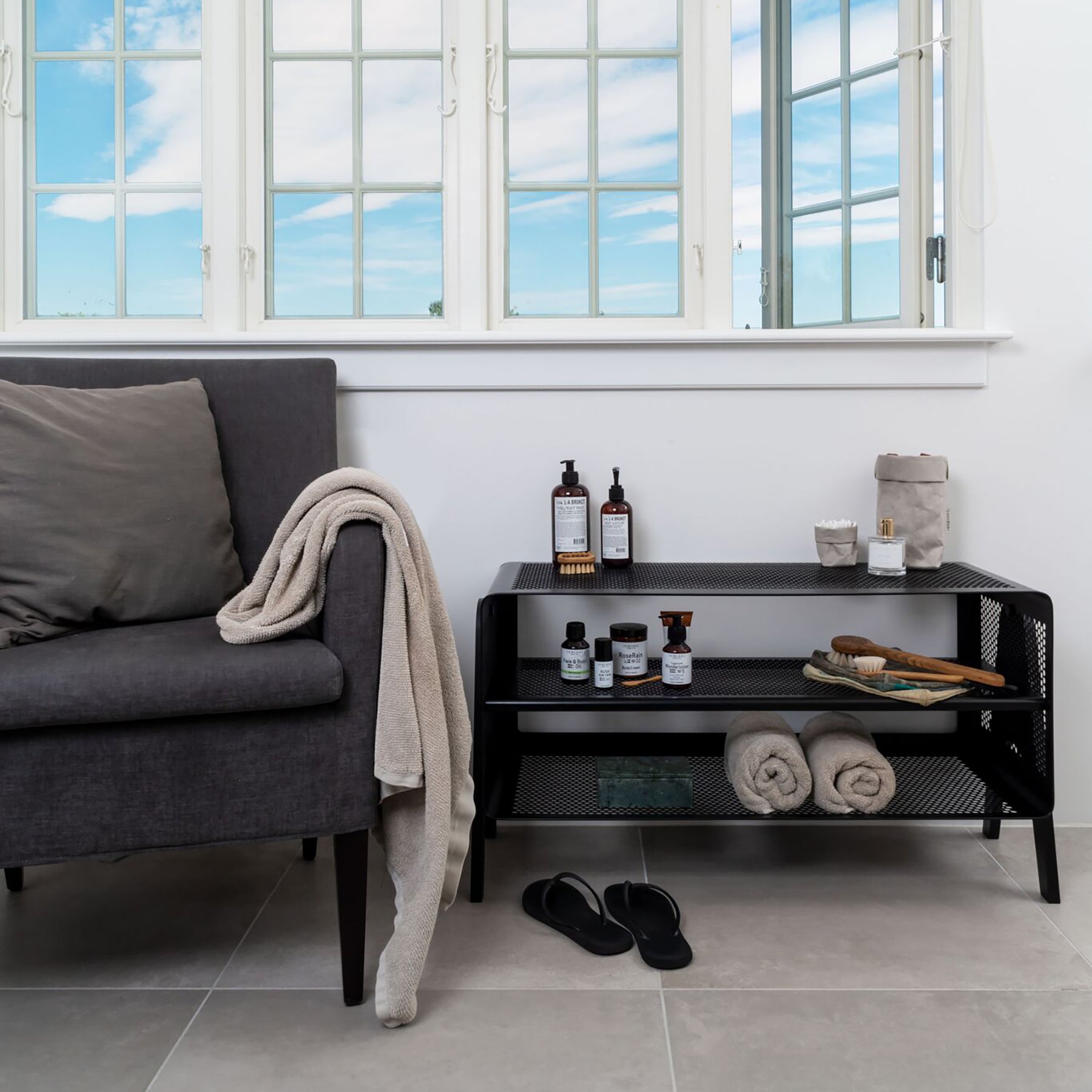 TICA RACK FLOOR - LARGE/BLACK